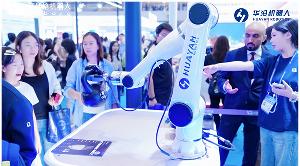 高交会 | 与赛博格机器人同台，华沿机器人展示协作机器人+灵巧手应用