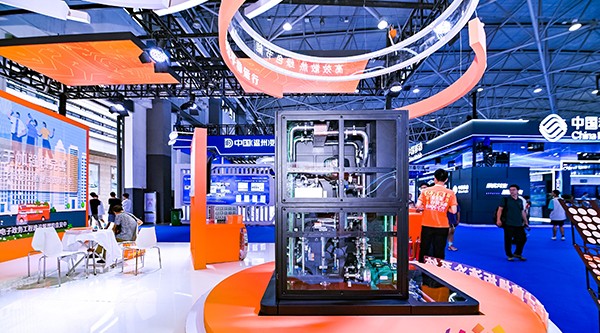 数博会 | 共绘数智未来， 欢迎进入亿万克Show Time