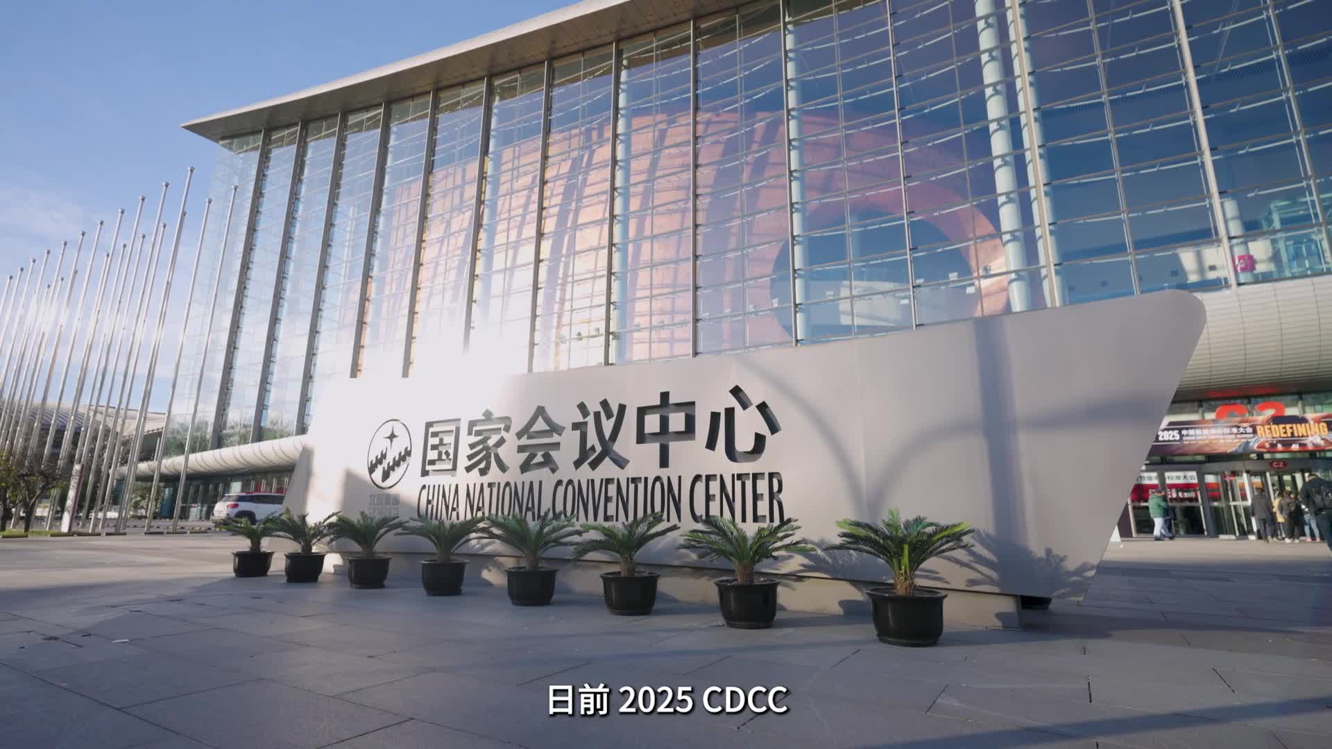 施耐德电气Galaxy PX UPS重磅发布，直击AI数据中心能效核心痛点